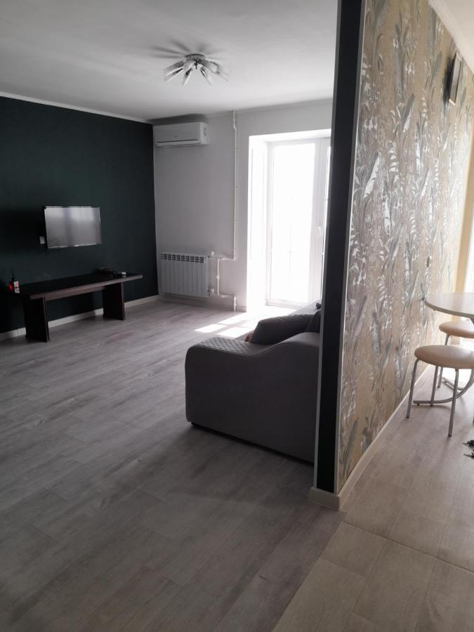 Изумруд Apartamento Uralsk Quarto foto
